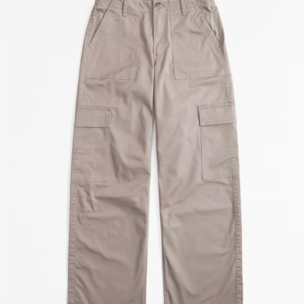 Abercrombie & Fitch Women’s Low Rise Loose Cargo Pants
